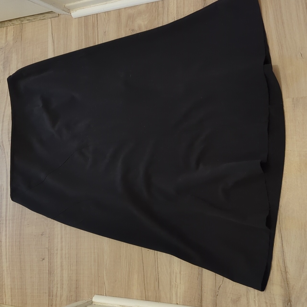 Sz.18W DressBarn Black Longer Skirt Zipper Two Elastic Sections On Waistband
